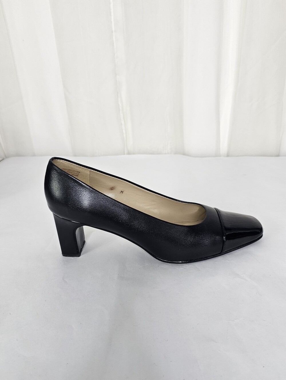 Etienne Aigner Strada Black Leather Cap Toe Block Heel Pumps - Picture 2 of 10